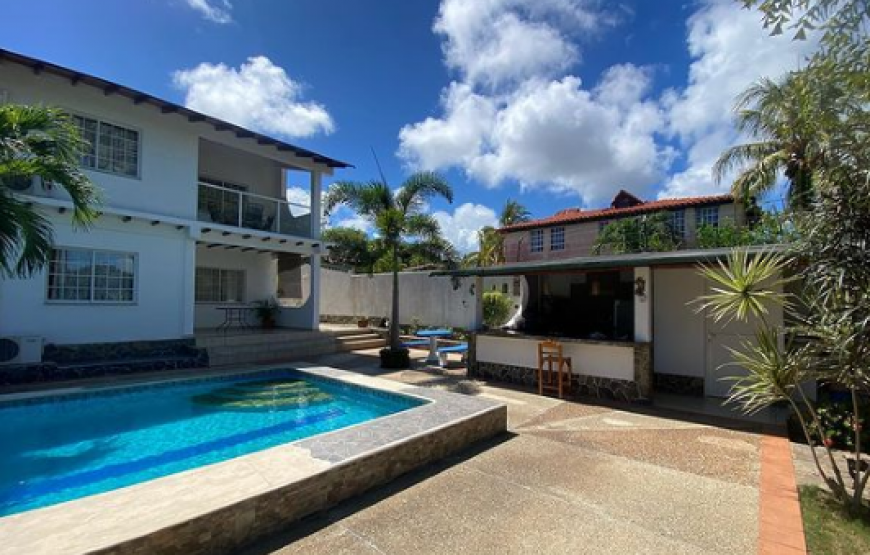 Lindo Apartamento Vacacional en La Mira.